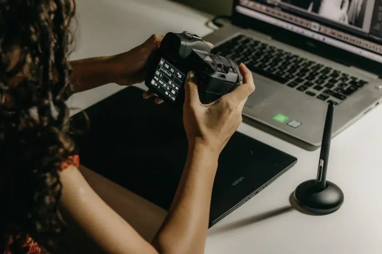 Photosly Review: What It Is, Features, Safety, and Alternatives