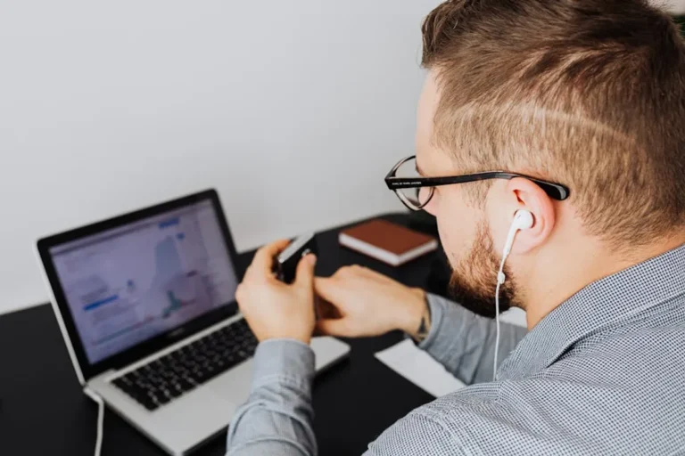 Techhence Review: What It Is, Features, Safety, and Alternatives